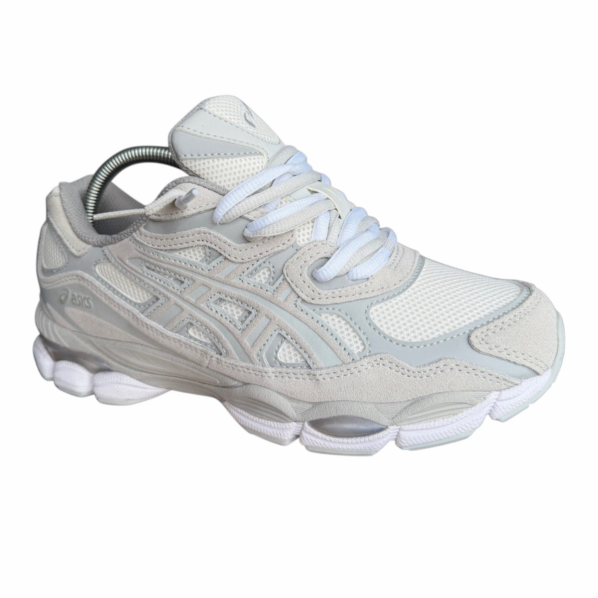 Double laced Asics Gel Nyc cloud grey