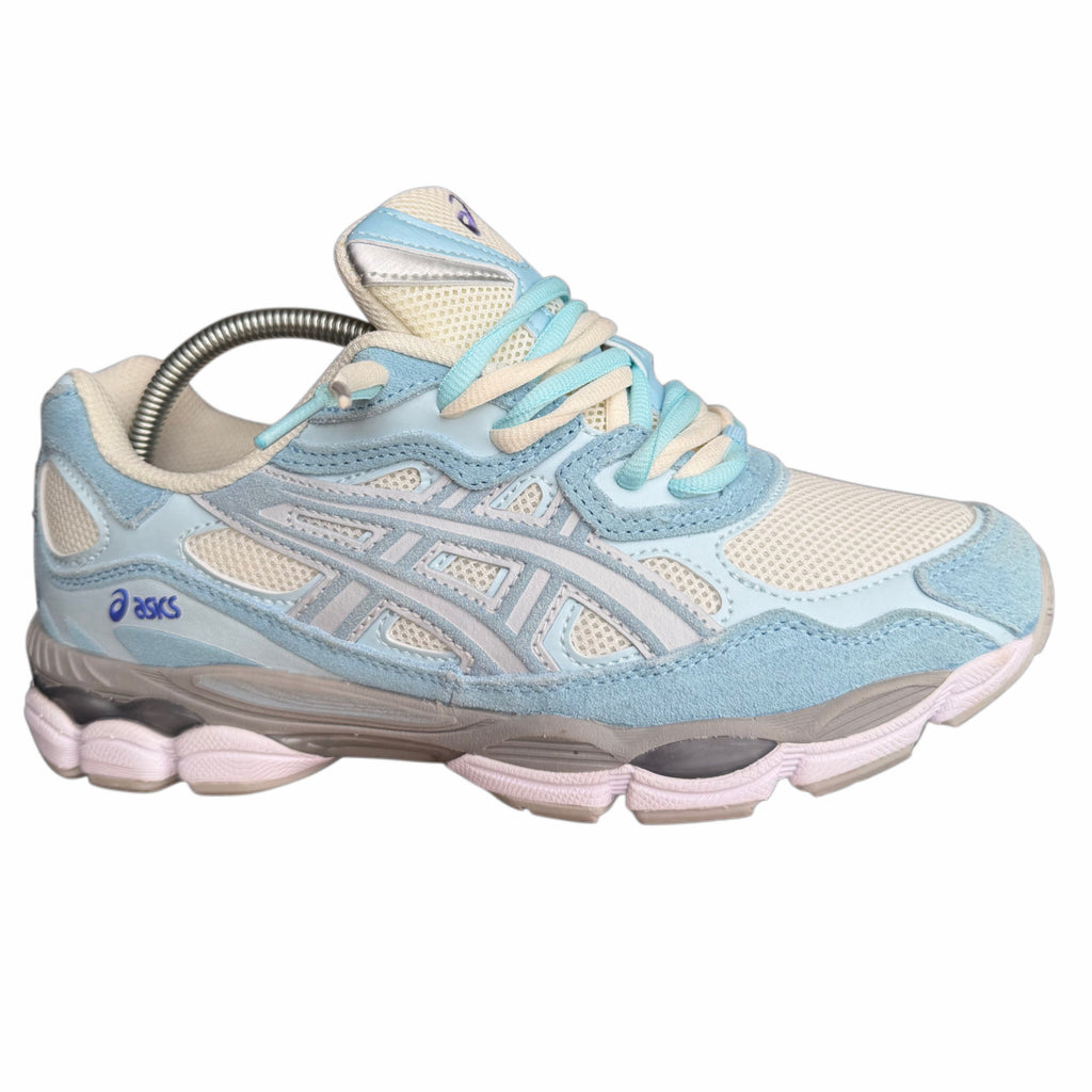 Double laced Asics Gel Nyc arctic sky