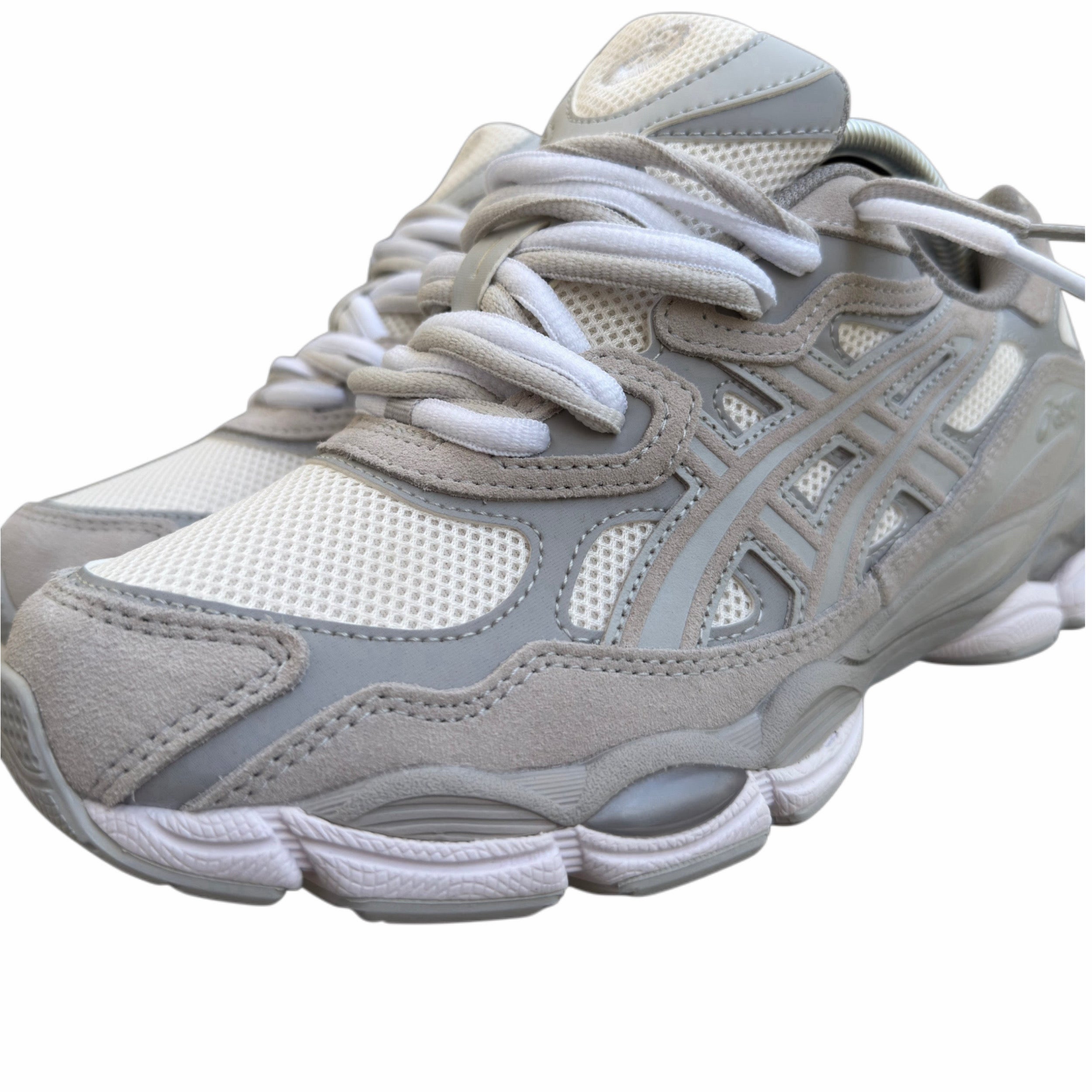 Double laced Asics Gel Nyc cloud grey