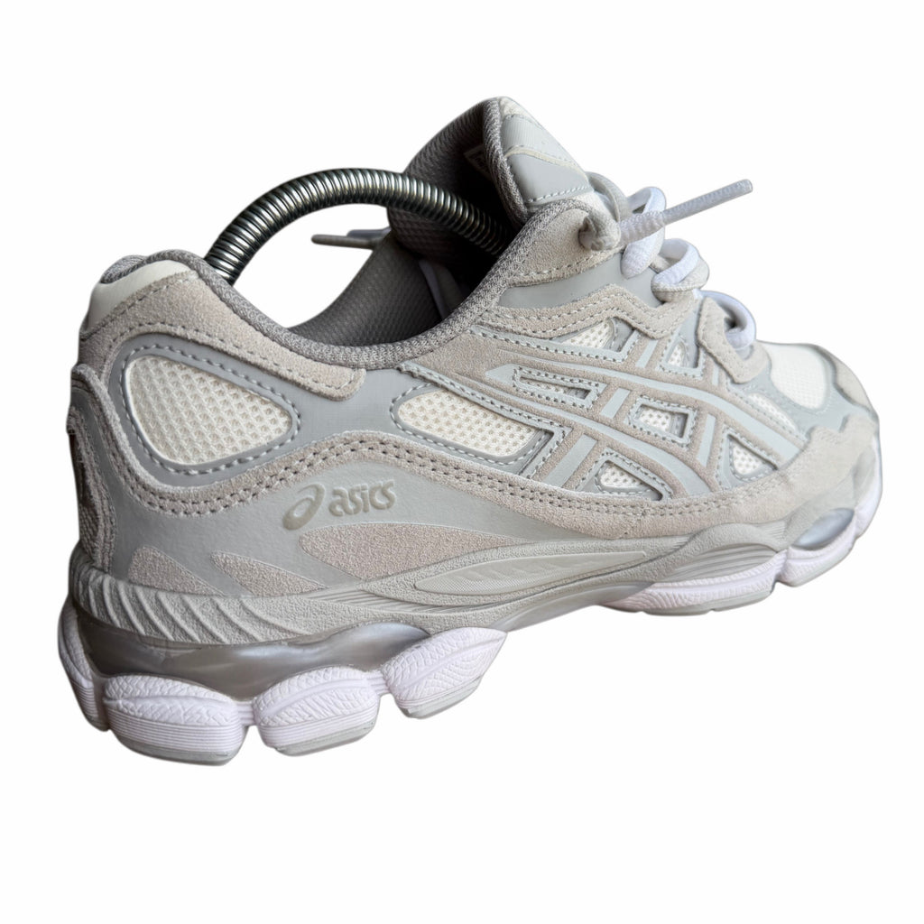 Double laced Asics Gel Nyc cloud grey