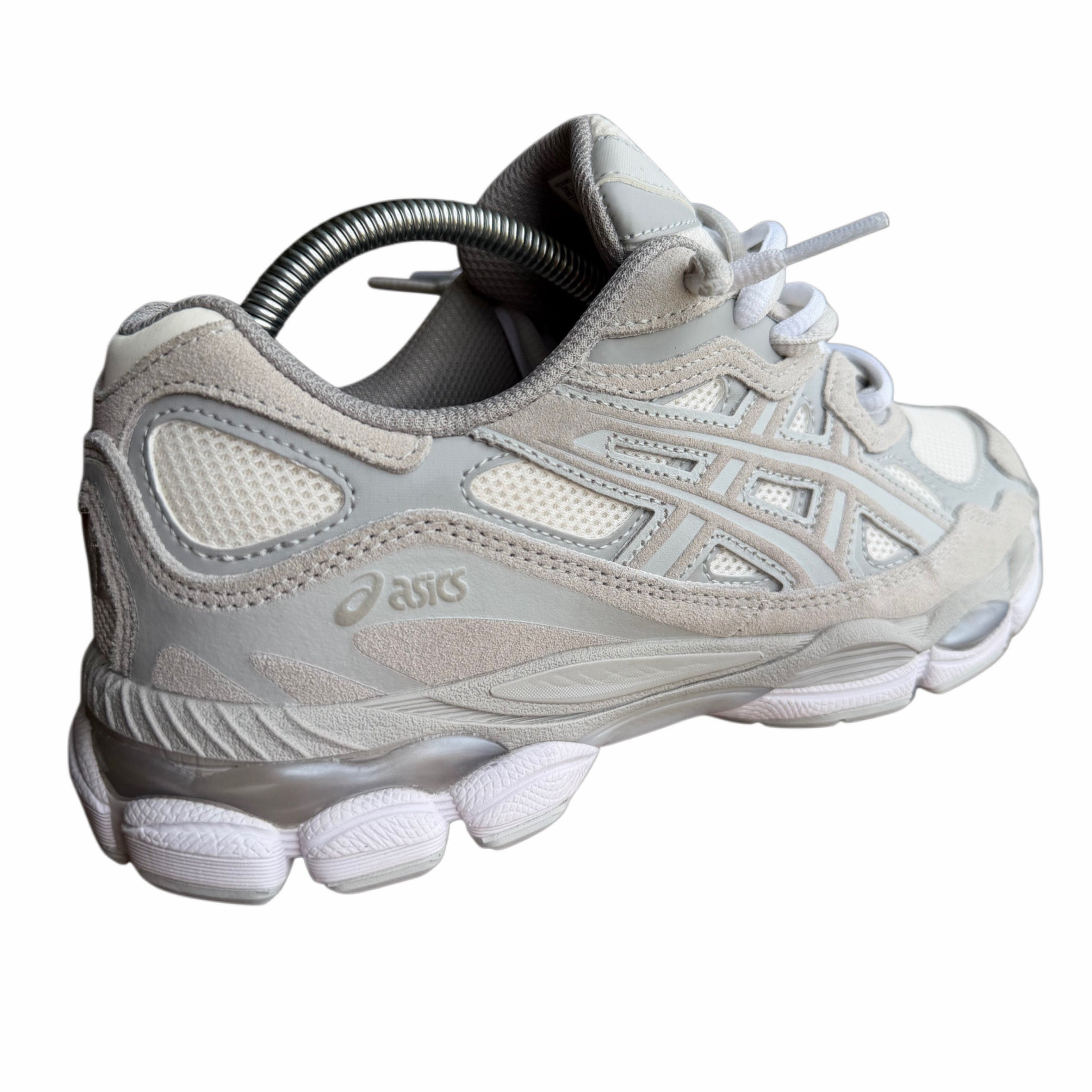 Double laced Asics Gel Nyc cloud grey