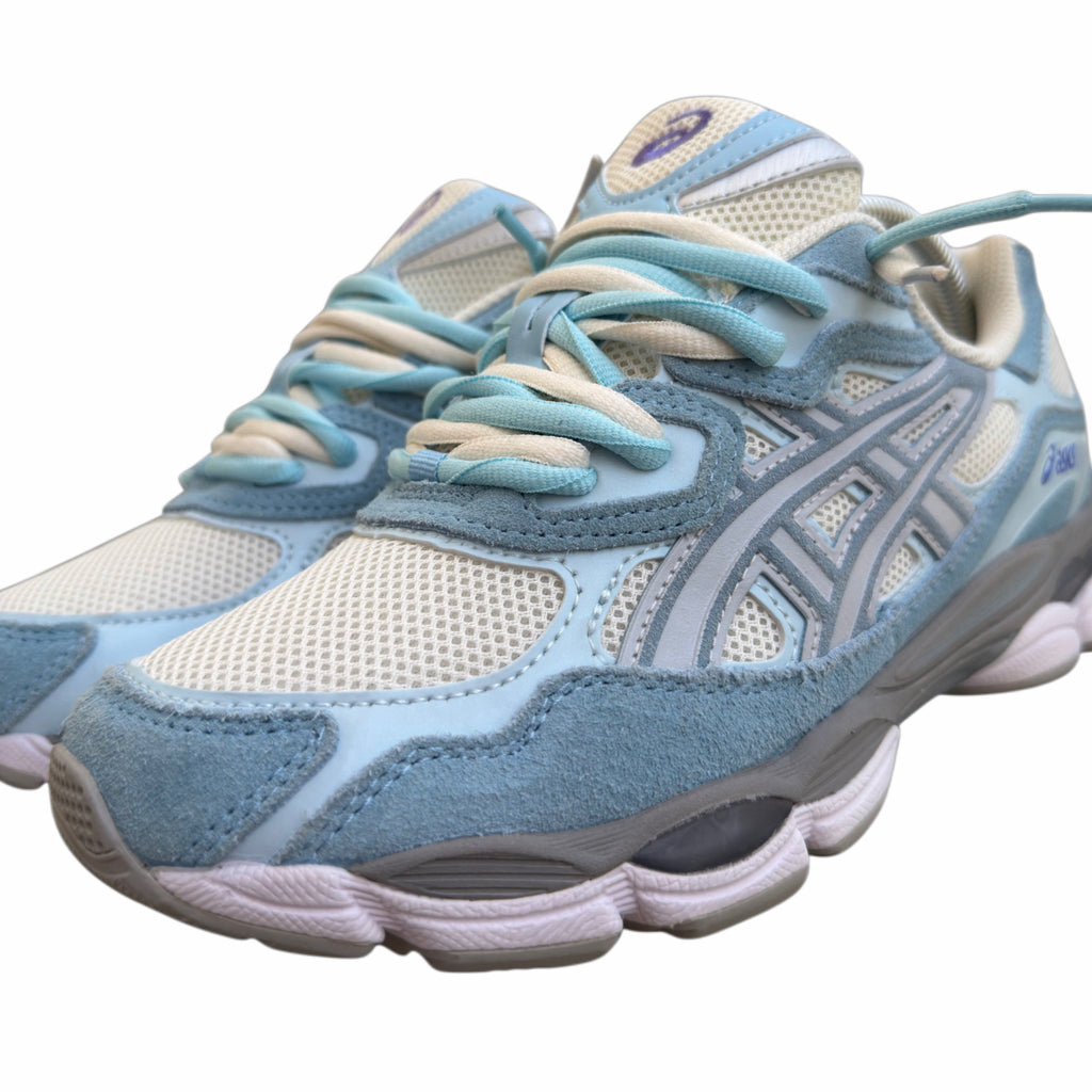 Double laced Asics Gel Nyc arctic sky